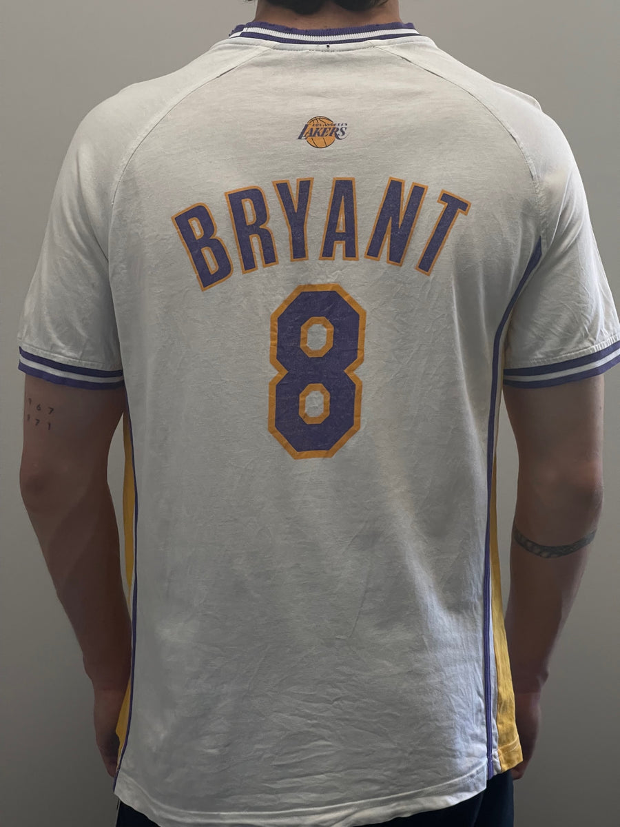 8 Kobe Bryant Lakers White T-Shirt (L) – OutlivedVintage